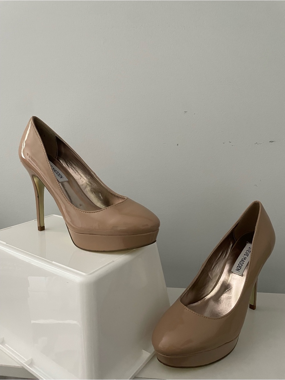 Steve Madden Saint Nude Patent Platform Pumps - Size 7.5 - Like New - Picture 4 of 16